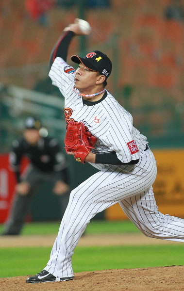 계투로 출장한 김사율선수